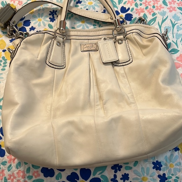 Gorgeous!! Off white summer winter all leather coach tote great size 13x 14” - Picture 13 of 13